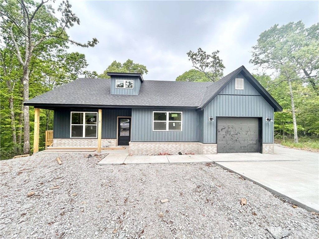 8 Naver Lane, Bella Vista, AR 72715