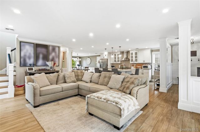 41 Weidner Avenue, Oceanside, NY 11572