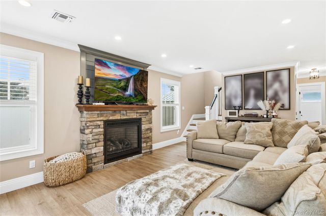 41 Weidner Avenue, Oceanside, NY 11572