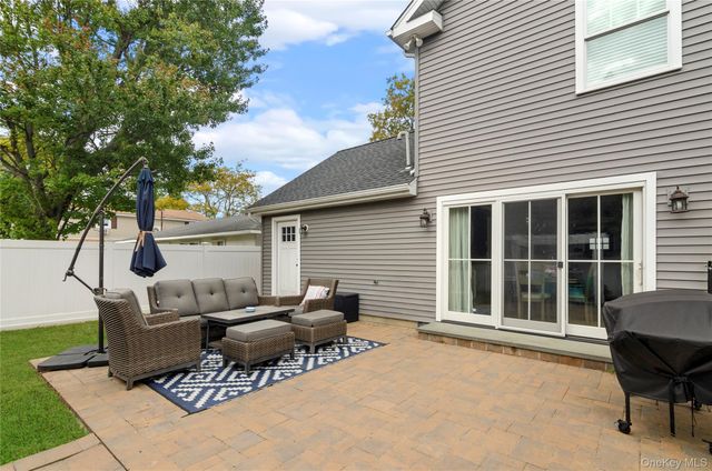 41 Weidner Avenue, Oceanside, NY 11572