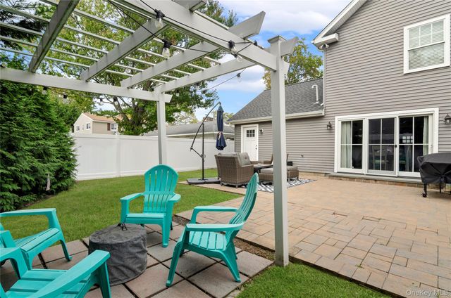 41 Weidner Avenue, Oceanside, NY 11572