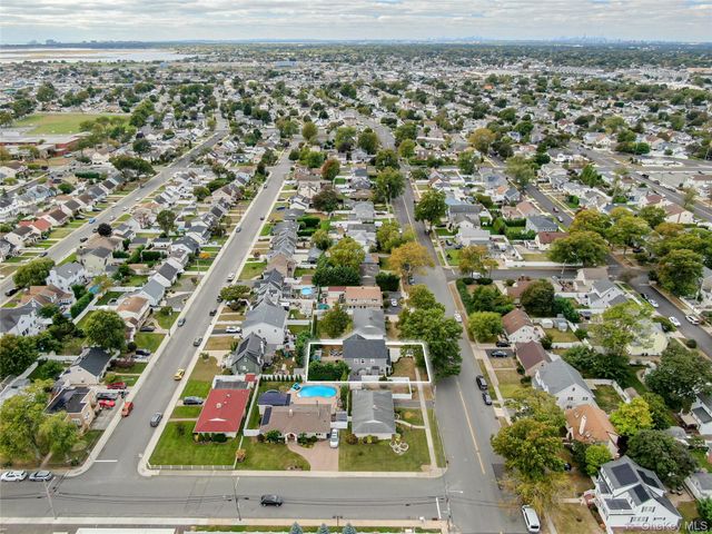 41 Weidner Avenue, Oceanside, NY 11572