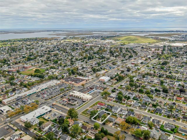 41 Weidner Avenue, Oceanside, NY 11572