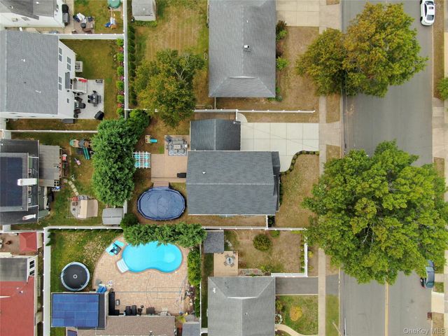 41 Weidner Avenue, Oceanside, NY 11572