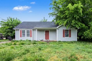 230 Jim Thorpe Dr, Clarksville, TN 37042