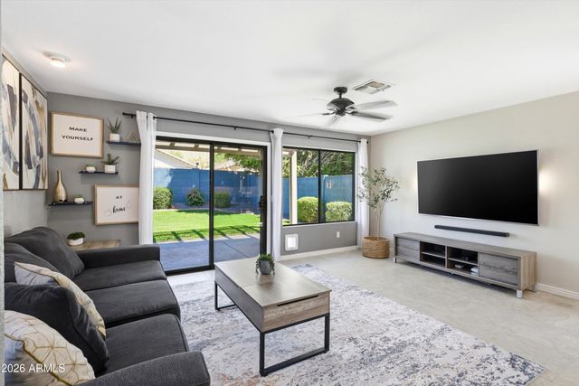 3326 E HONONEGH Drive, Phoenix, AZ 85050