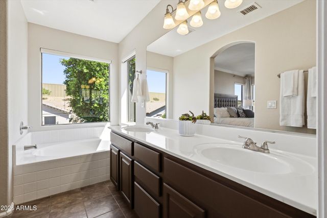 3326 E HONONEGH Drive, Phoenix, AZ 85050