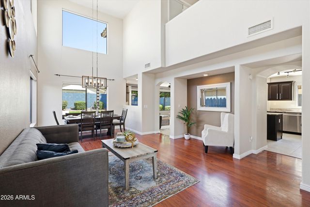 3326 E HONONEGH Drive, Phoenix, AZ 85050