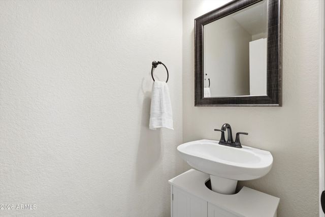 3326 E HONONEGH Drive, Phoenix, AZ 85050