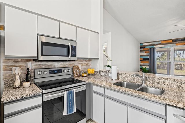 11203 2ND AVENUE E, Bradenton, FL 34212