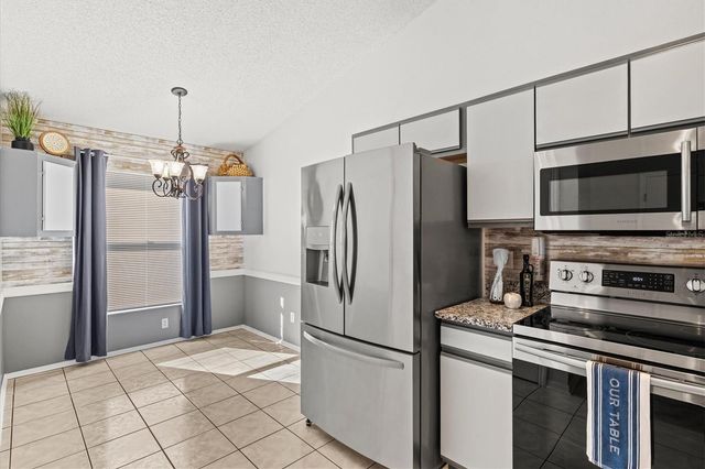 11203 2ND AVENUE E, Bradenton, FL 34212