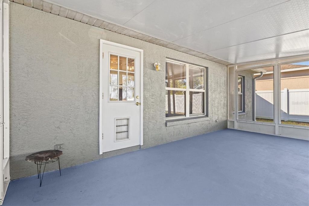 Image 16 of property listing at 11203 2ND AVENUE E, Bradenton, FL 34212