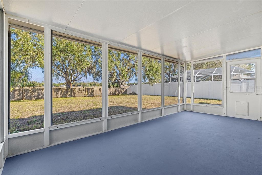 Image 18 of property listing at 11203 2ND AVENUE E, Bradenton, FL 34212