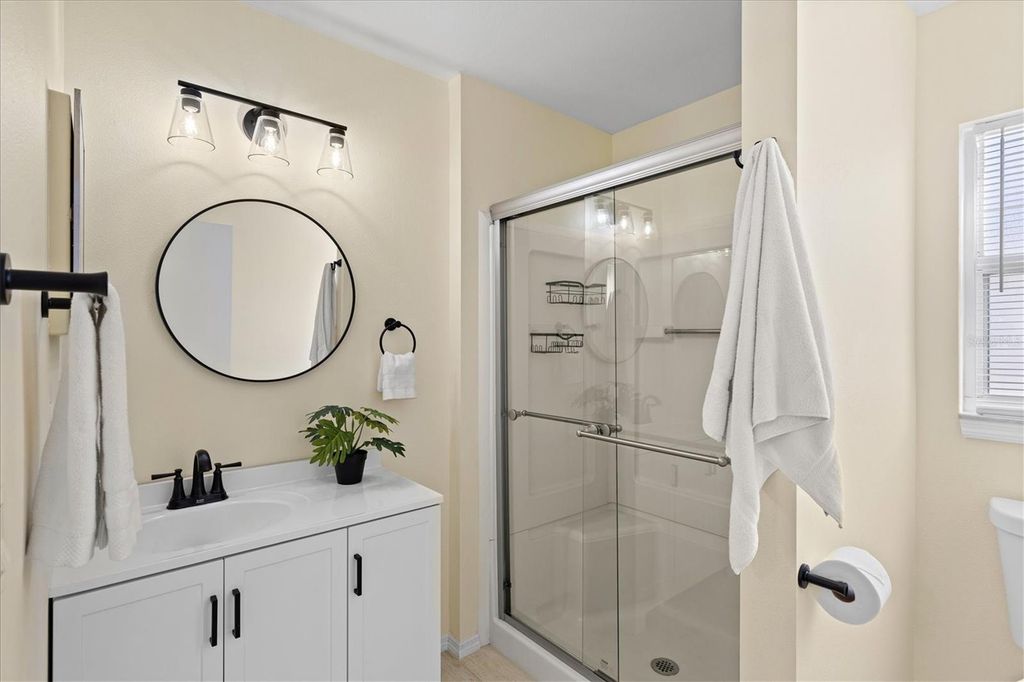 Image 22 of property listing at 11203 2ND AVENUE E, Bradenton, FL 34212