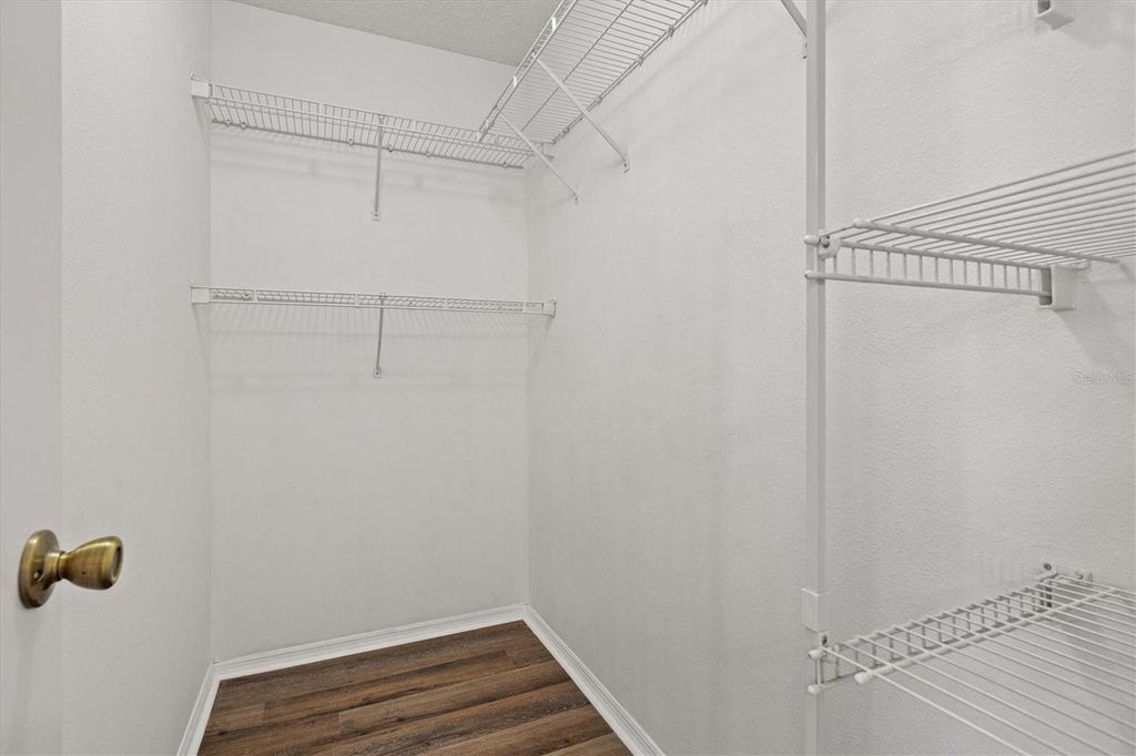 Image 23 of property listing at 11203 2ND AVENUE E, Bradenton, FL 34212