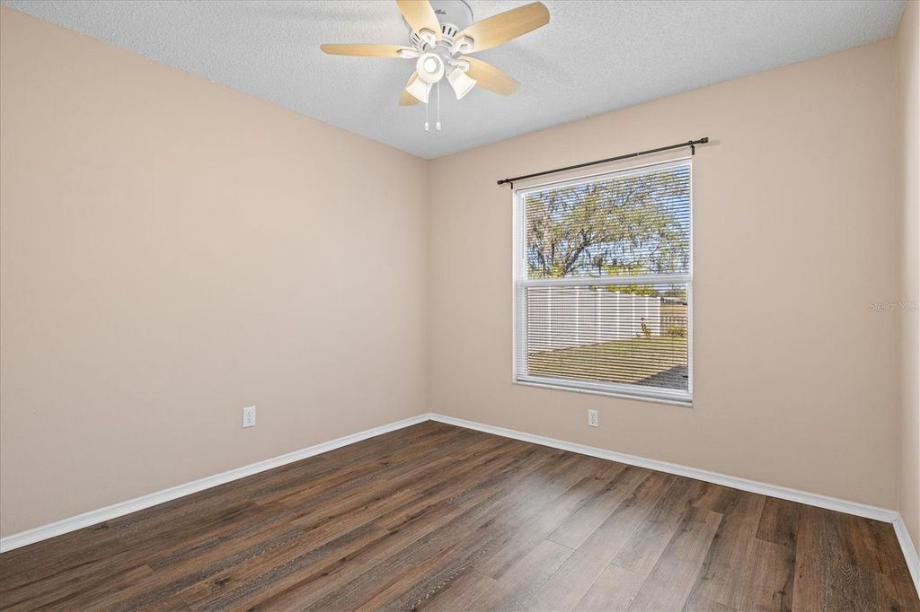 Image 25 of property listing at 11203 2ND AVENUE E, Bradenton, FL 34212