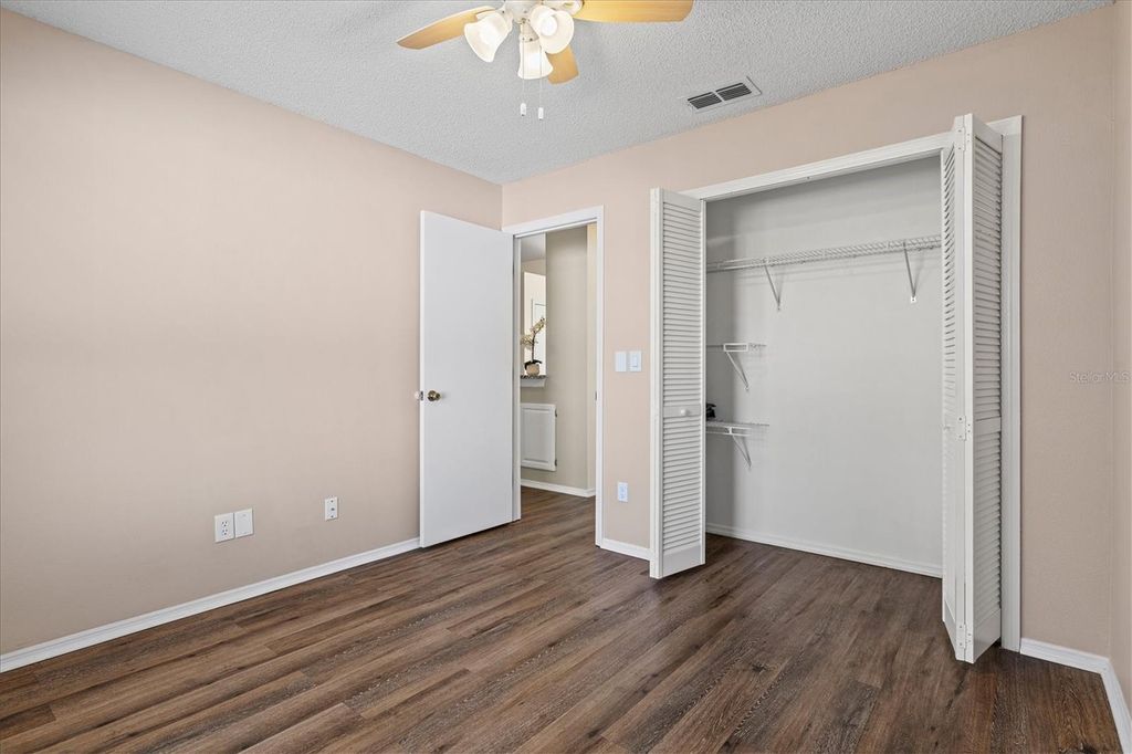 Image 27 of property listing at 11203 2ND AVENUE E, Bradenton, FL 34212