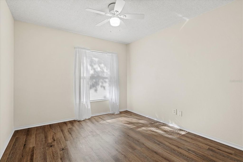 Image 28 of property listing at 11203 2ND AVENUE E, Bradenton, FL 34212