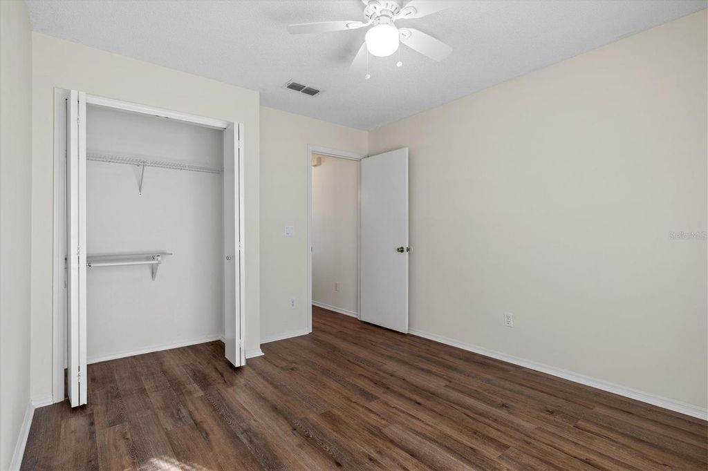 Image 30 of property listing at 11203 2ND AVENUE E, Bradenton, FL 34212