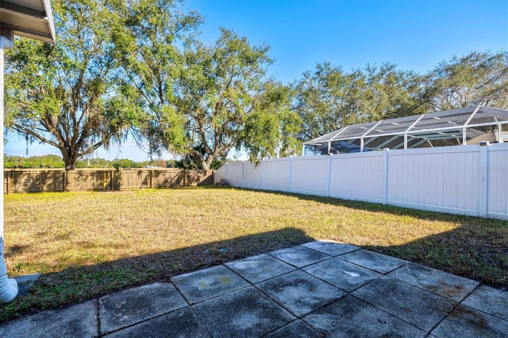 Image 34 of property listing at 11203 2ND AVENUE E, Bradenton, FL 34212