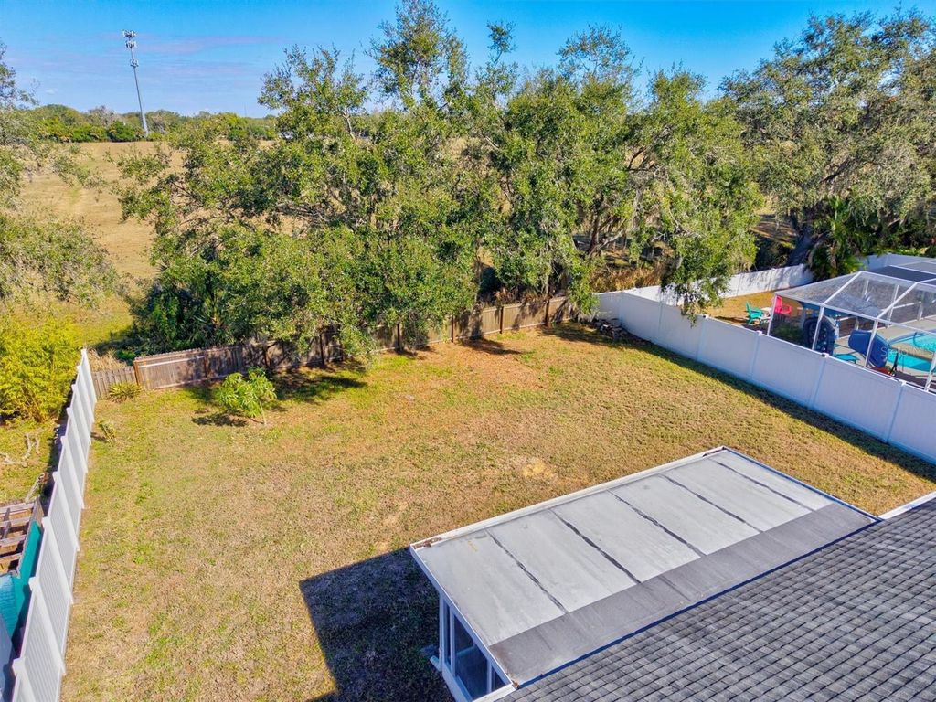 Image 42 of property listing at 11203 2ND AVENUE E, Bradenton, FL 34212