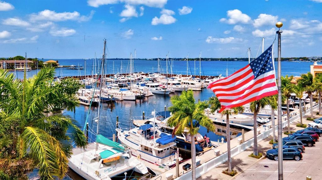 Image 61 of property listing at 11203 2ND AVENUE E, Bradenton, FL 34212