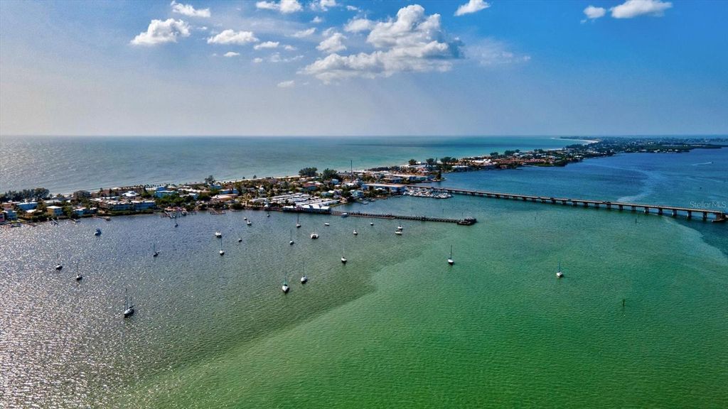 Image 69 of property listing at 11203 2ND AVENUE E, Bradenton, FL 34212