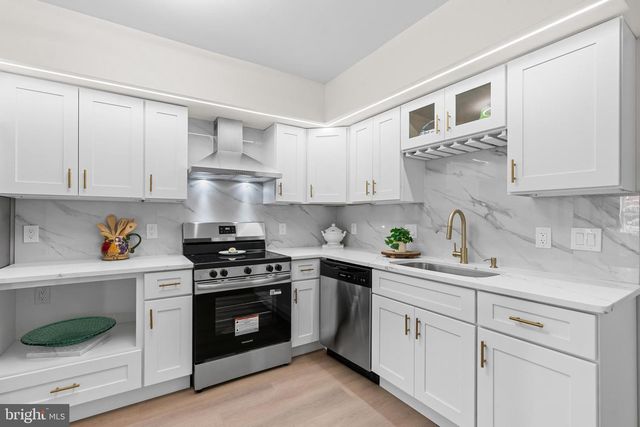 1008 E BIDDLE ST, Baltimore, MD 21202
