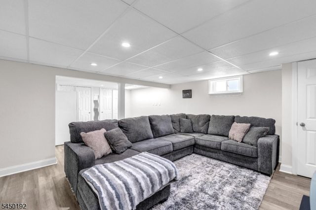 4 Boyd Ave, Fair Lawn Boro, NJ 07410