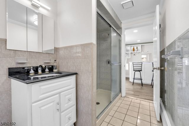 4 Boyd Ave, Fair Lawn Boro, NJ 07410