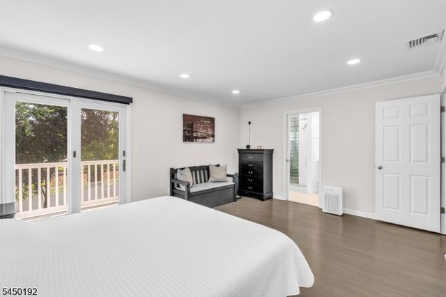 4 Boyd Ave, Fair Lawn Boro, NJ 07410