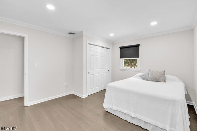 4 Boyd Ave, Fair Lawn Boro, NJ 07410