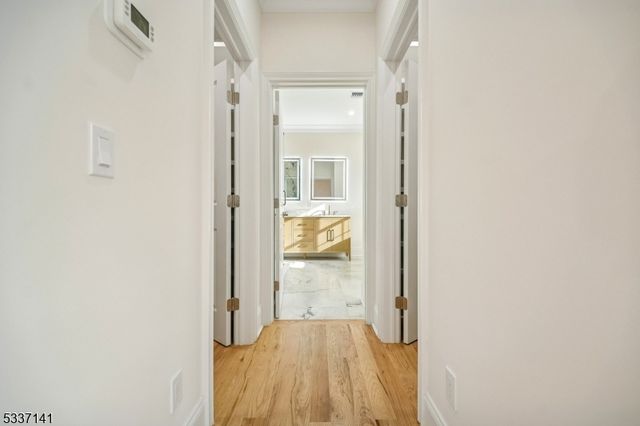 19 Tilden Ct, Livingston Twp., NJ 07039