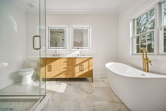 19 Tilden Ct, Livingston Twp., NJ 07039