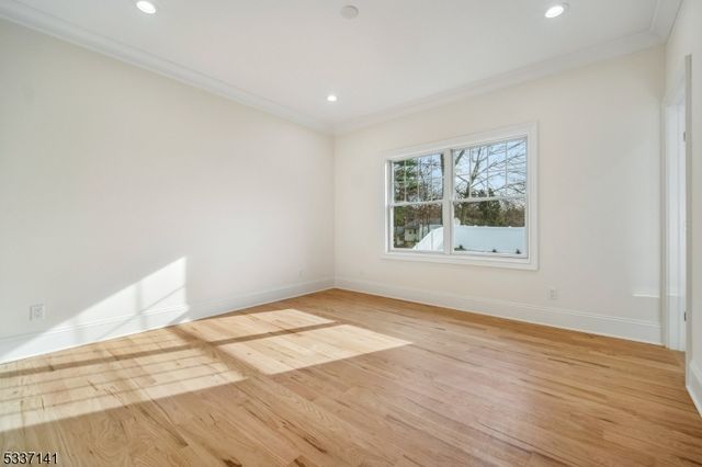 19 Tilden Ct, Livingston Twp., NJ 07039