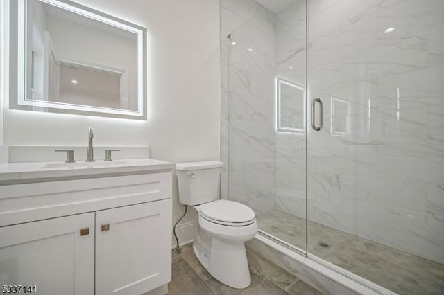 19 Tilden Ct, Livingston Twp., NJ 07039