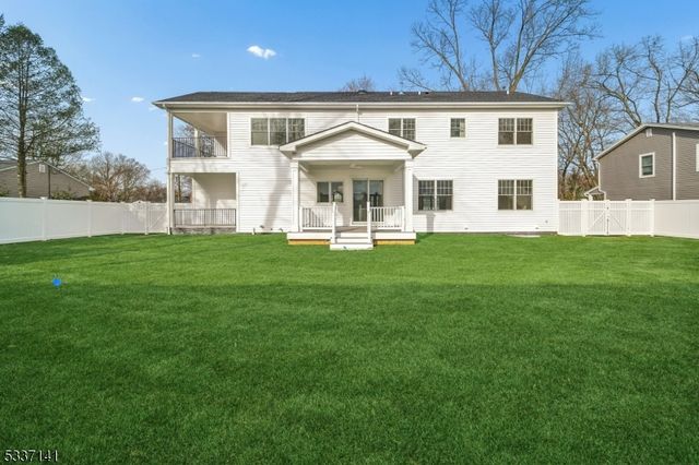 19 Tilden Ct, Livingston Twp., NJ 07039