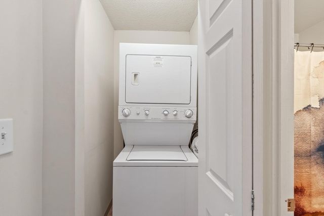 200 Market St 3504, Lowell, MA 01852