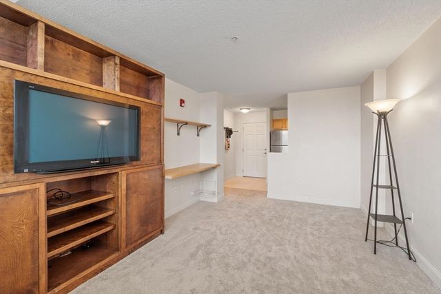 200 Market St 3504, Lowell, MA 01852