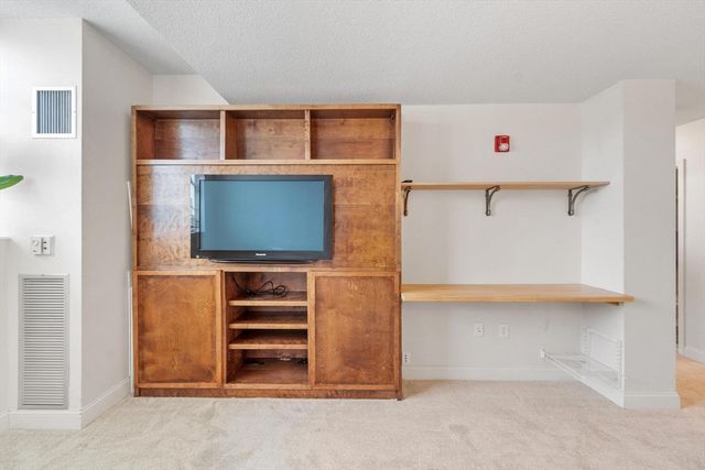 200 Market St 3504, Lowell, MA 01852