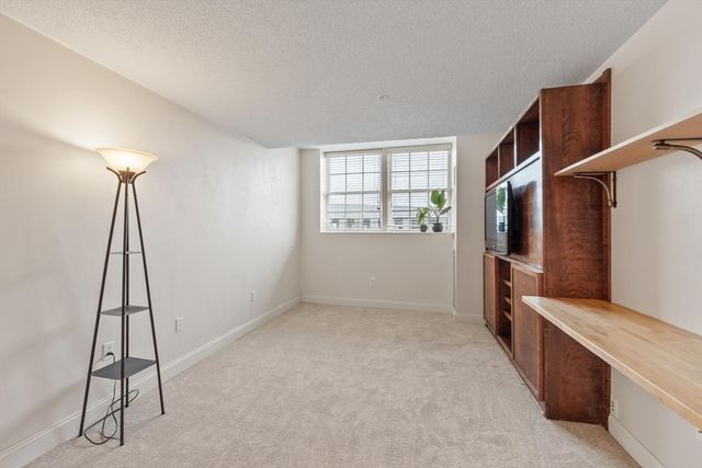 200 Market St 3504, Lowell, MA 01852