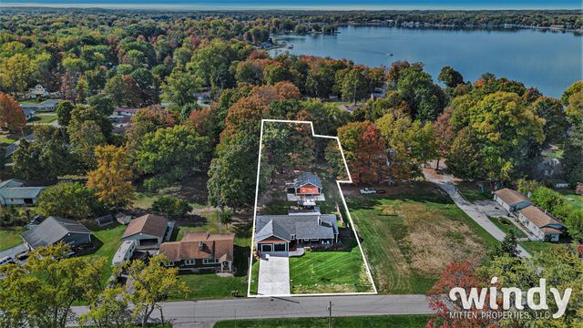4958 Forest Park Avenue, Watervliet, MI 49098