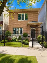 4418 S Wallace Street, Chicago, IL 60609