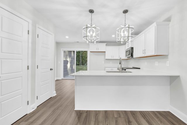147 Quarry Point Dr, Clarksville, TN 37043
