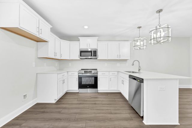 147 Quarry Point Dr, Clarksville, TN 37043
