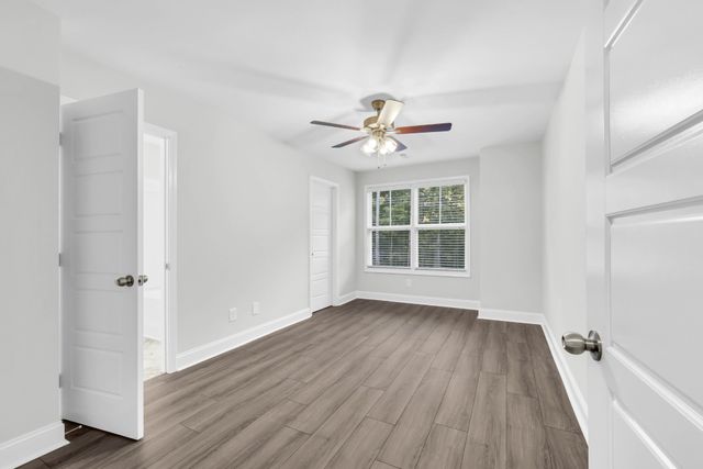 147 Quarry Point Dr, Clarksville, TN 37043