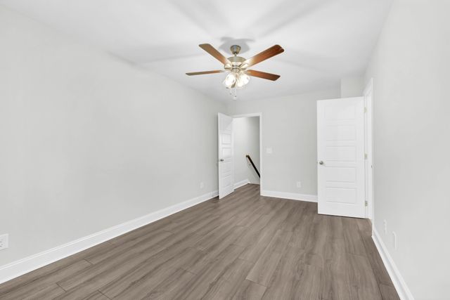 147 Quarry Point Dr, Clarksville, TN 37043