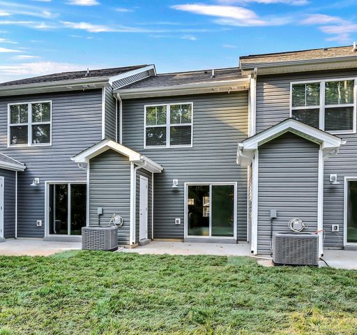 147 Quarry Point Dr, Clarksville, TN 37043