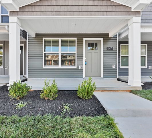 147 Quarry Point Dr, Clarksville, TN 37043