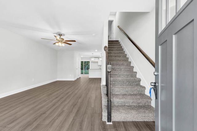 147 Quarry Point Dr, Clarksville, TN 37043
